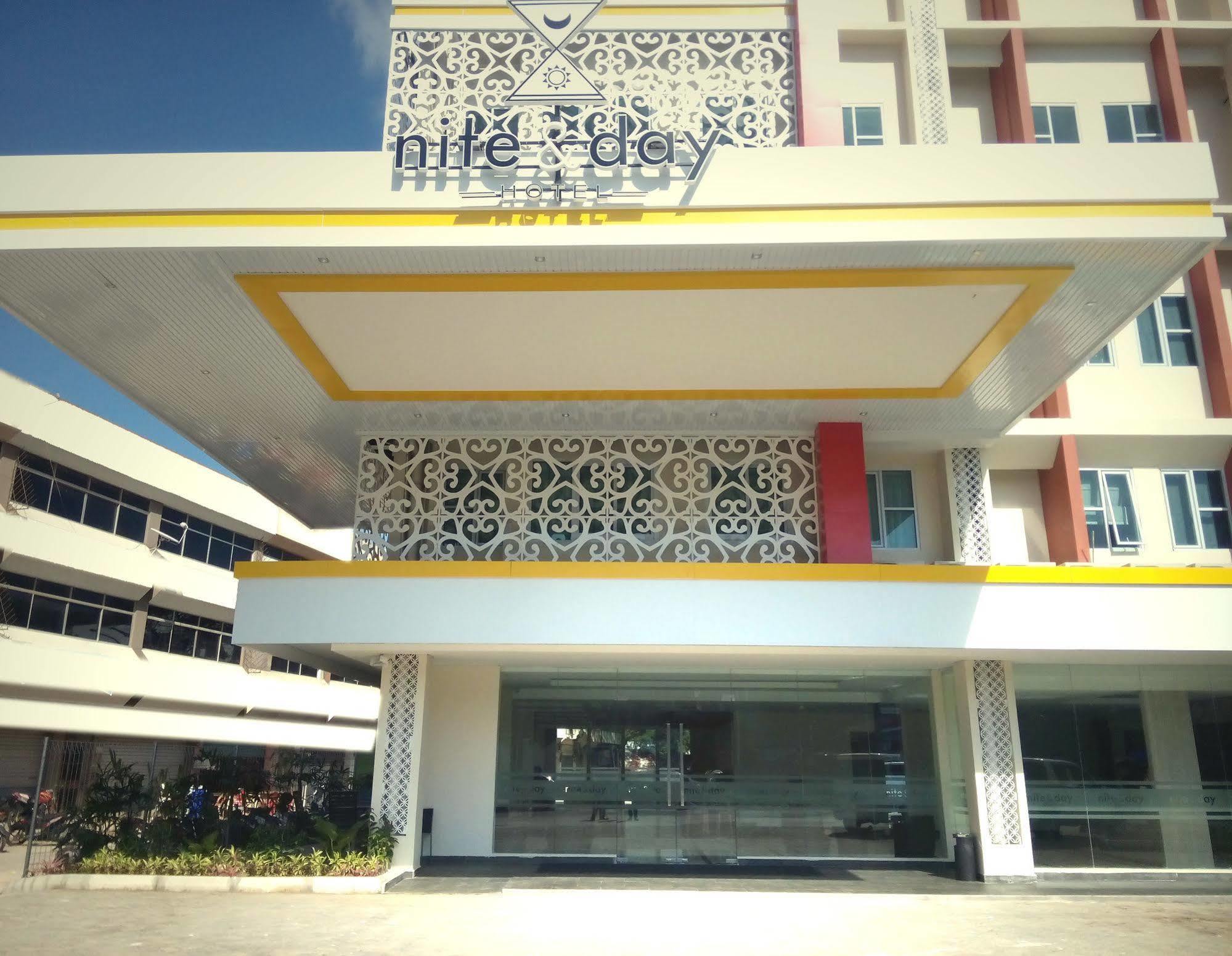 Hôtel Nite & Day Batam Jodoh Square Extérieur photo