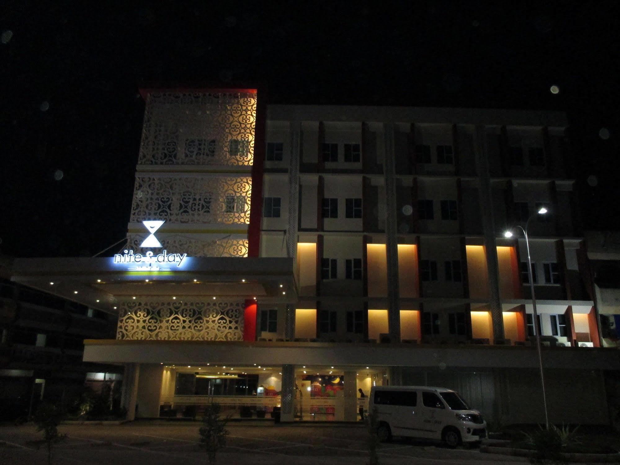 Hôtel Nite & Day Batam Jodoh Square Extérieur photo
